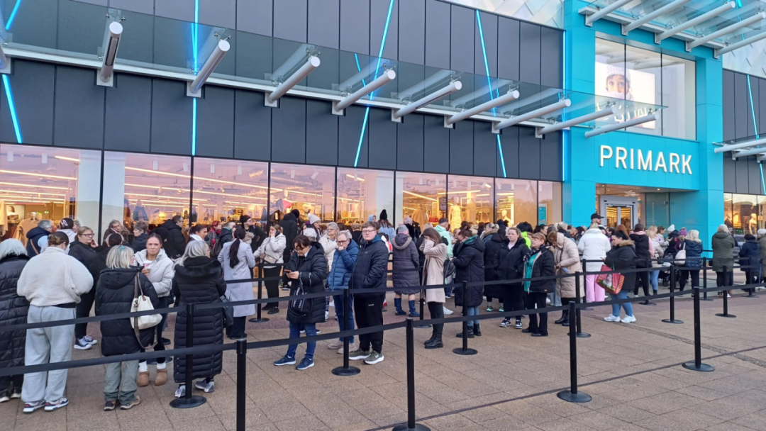 英国留学生买衣服全指南：从3镑T恤到轻奢大衣，真香清单来了